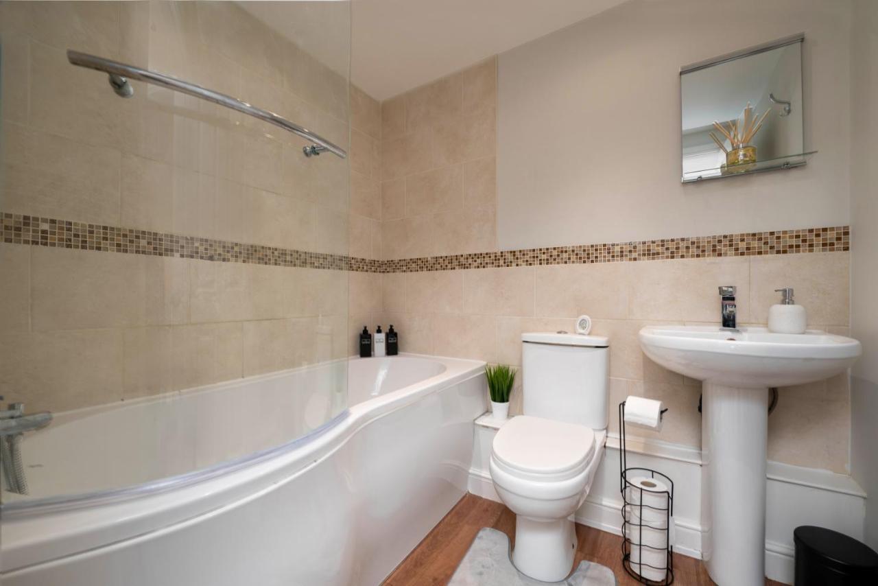 فيلا Stunning 3 Bed With Parking & Garden ماركِت راسن المظهر الخارجي الصورة