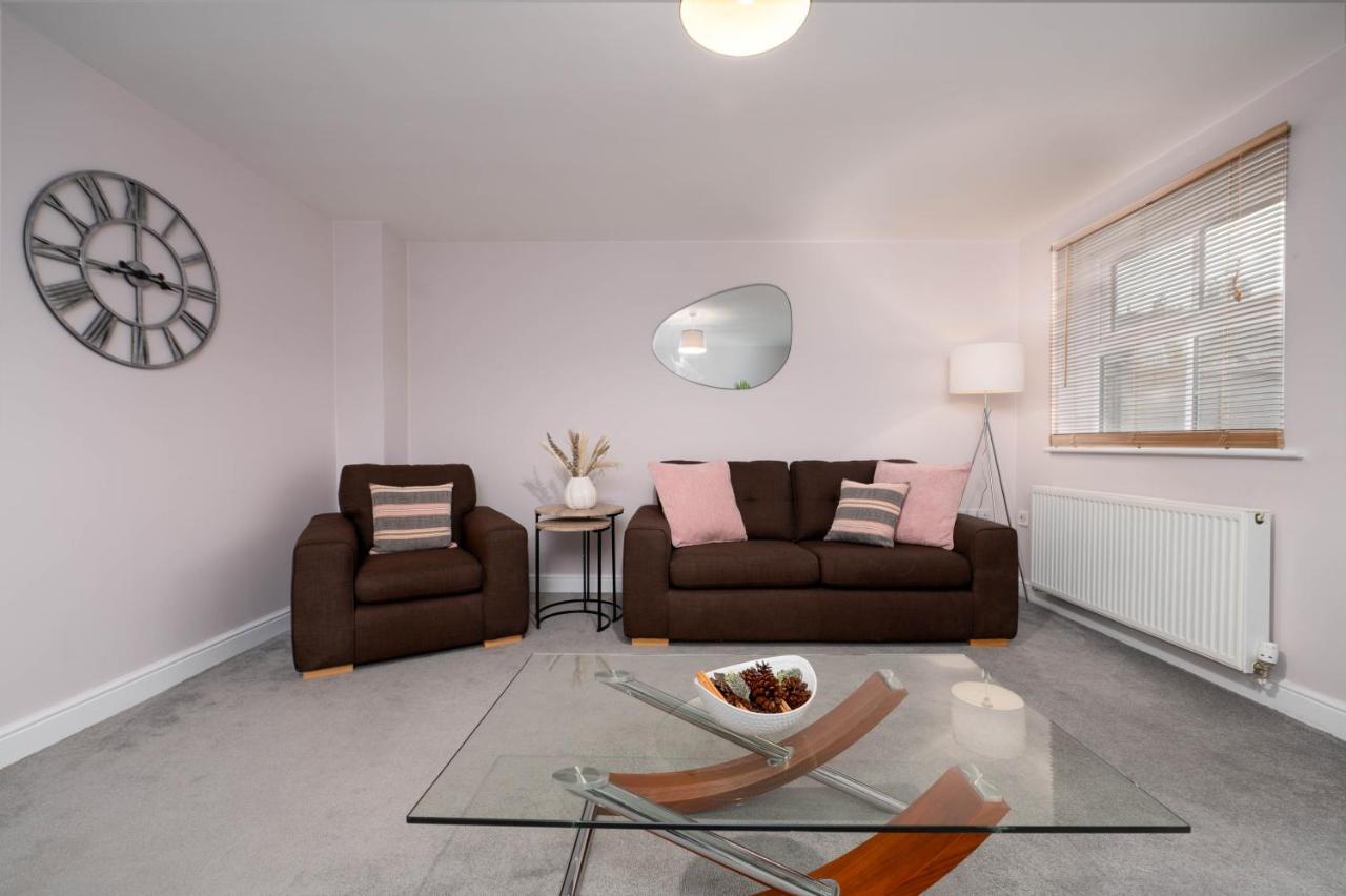 فيلا Stunning 3 Bed With Parking & Garden ماركِت راسن المظهر الخارجي الصورة